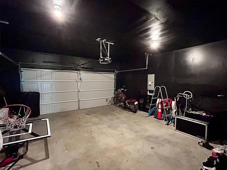 506 Valley View Dr — Photo 20