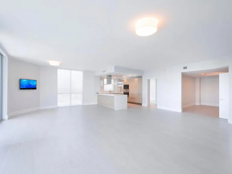 17111 Biscayne Blvd #702 — Photo 9