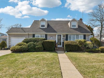 2002 Murray Place, Merrick, NY, 11566
