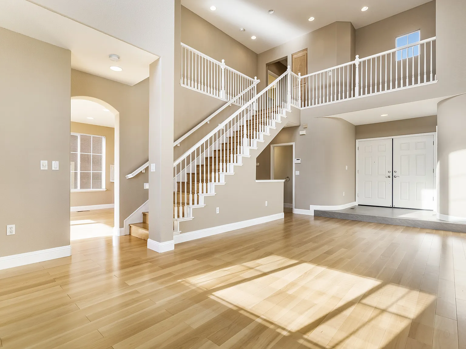 4 bed, 3.5 bath, 2780 sqft, $6,900 — Photo 4