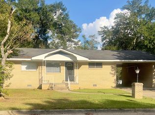 900 Meadowood Rd, Columbia, MS 39429