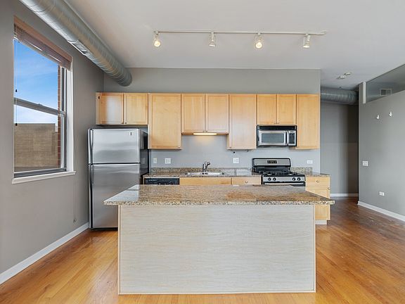 5th image of 4011 N Francisco Ave Unit 311