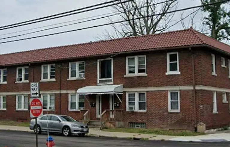 304 Roesch Ave #9 — Photo 1