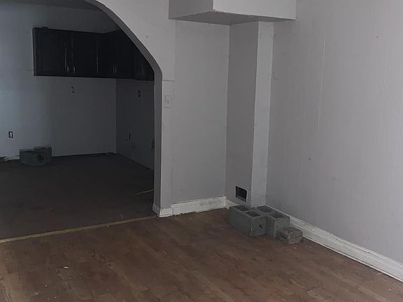2nd image of 1339 Ramsay St