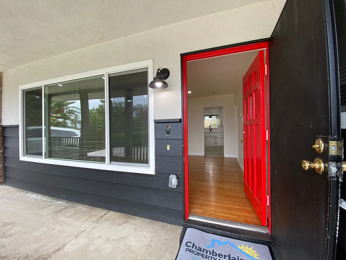 Single Story 3 Bedroom Home in Vista! — Photo 2