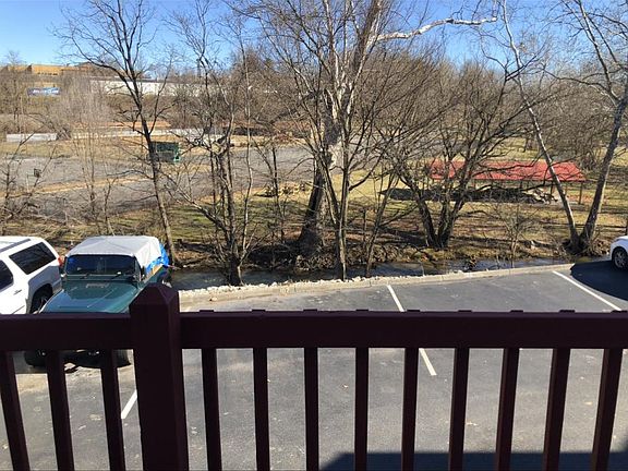 3rd image of 177 Courtney Ln