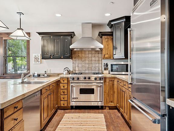4th image of 1835 Three Kings Dr #1