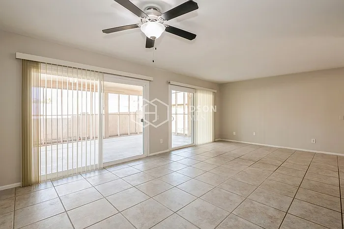 2708 W Temple St — Photo 5
