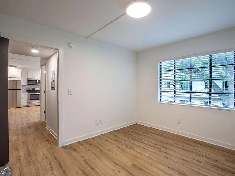 41 25th St NW #5 — Photo 9