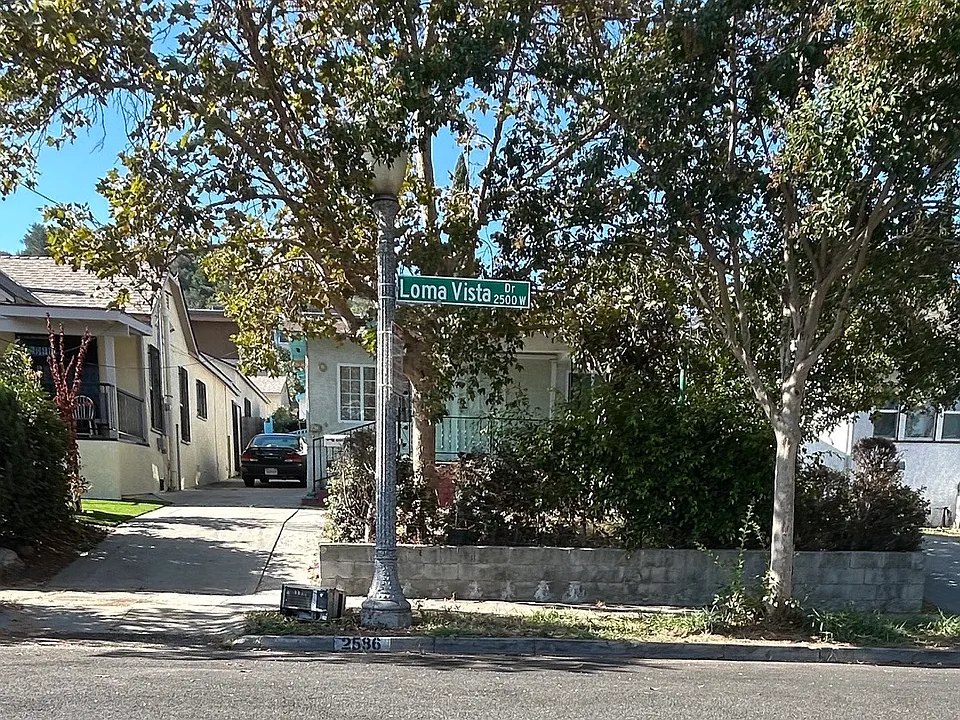 2586 Loma Vista Dr