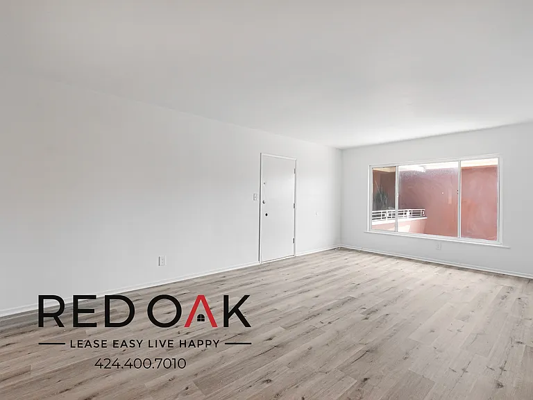 3925 Roxanne Ave #19 — Photo 3