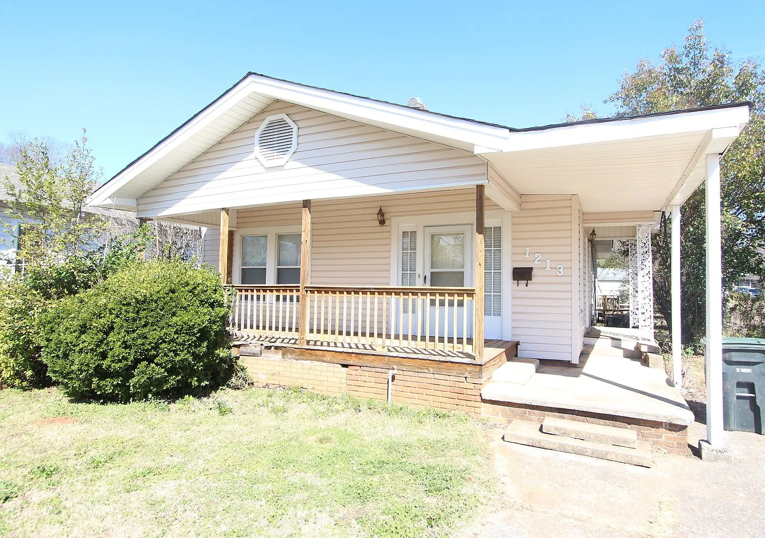 New On The Market with Fresh Updates!! Better Hurry!! — Photo 1