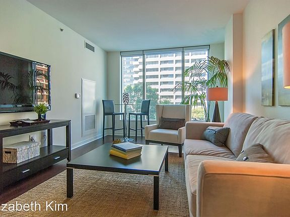 2nd image of 318 Spear St Unit 4F