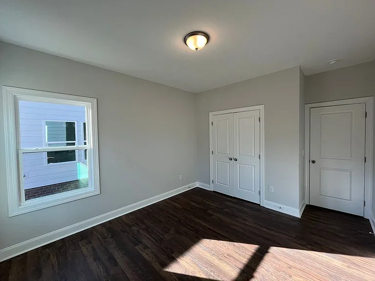 816 Challenger Ln — Photo 25