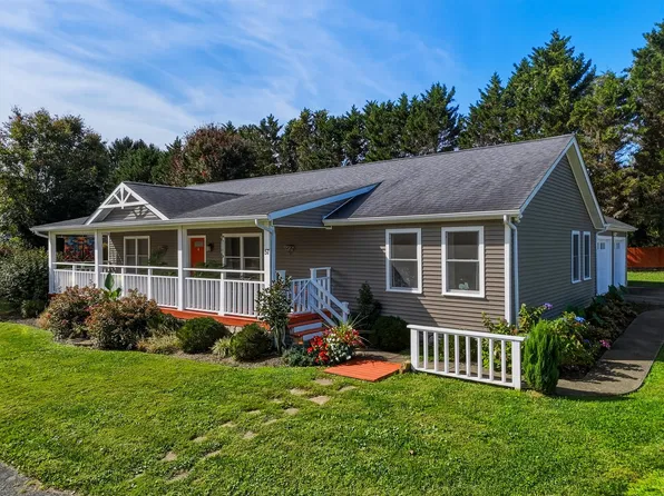 57 Coralburst Ln, Lesage, WV 25537