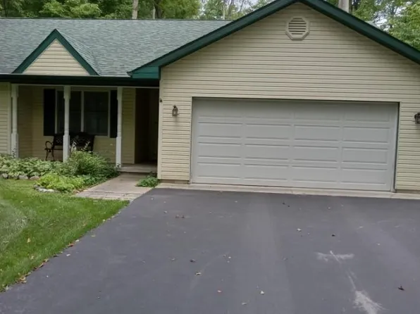 4405 S Hemlock Rd, Cedar, MI 49621