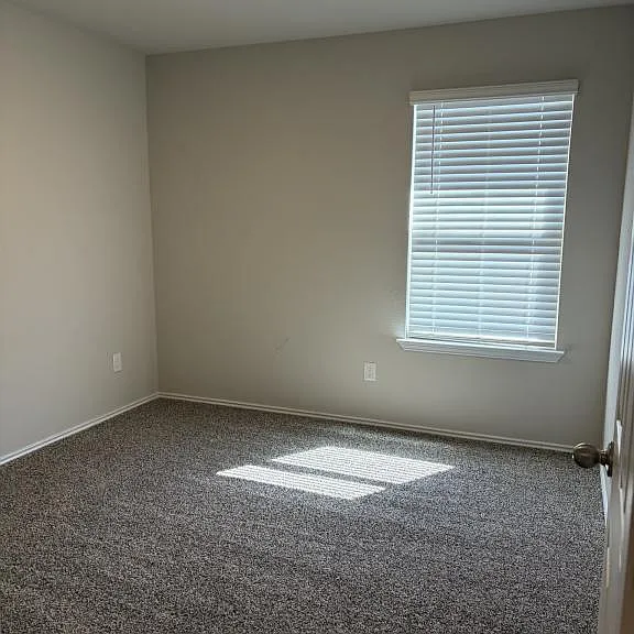5106 Vivien St — Photo 13