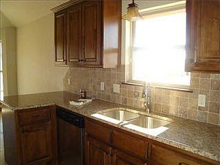 4th image of 2213 Crooked Oak Dr