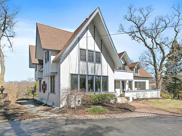 6610 W Hillside Rd, Crystal Lake, IL 60012