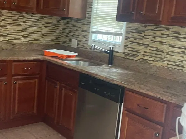 415 Seventeen Sanger St #1, Philadelphia, PA 19120