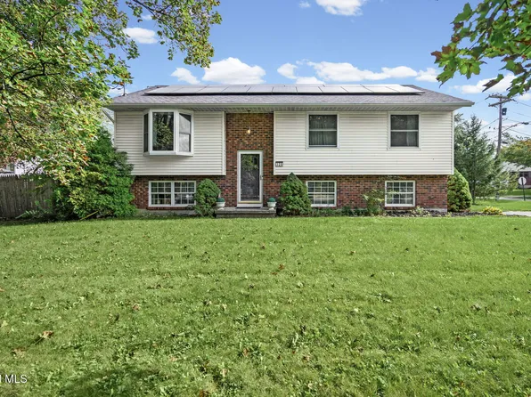 320 Whiteview Road, Wynantskill, NY 12198