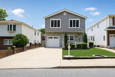 58 Grantwood Avenue