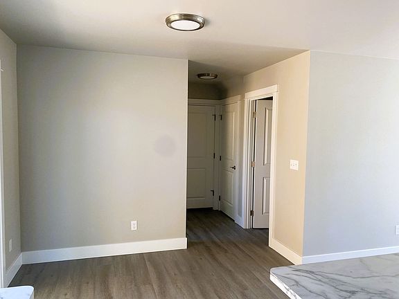 4th image of 242 NE College Ave