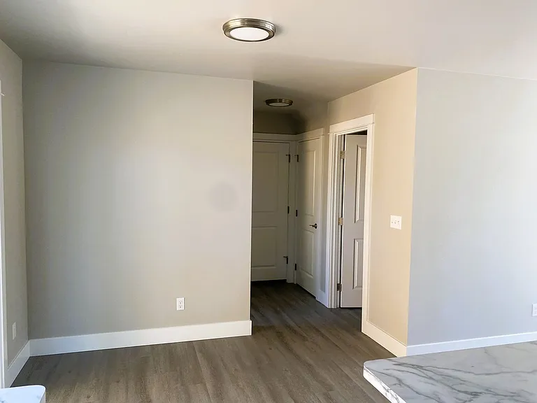 240 NE College Ave — Photo 6