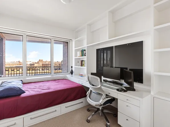 45 East End Avenue image 11 of 13