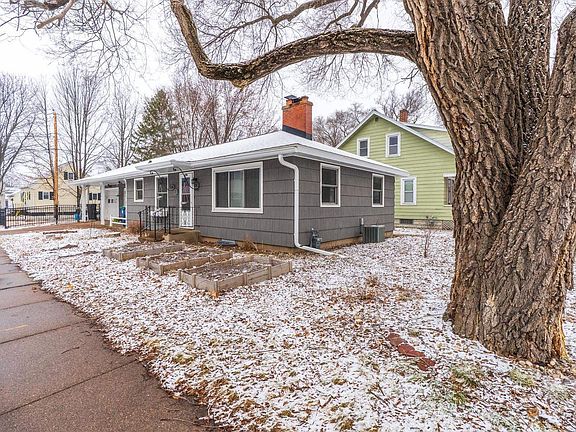 2nd image of 806 CHELLIS STREET