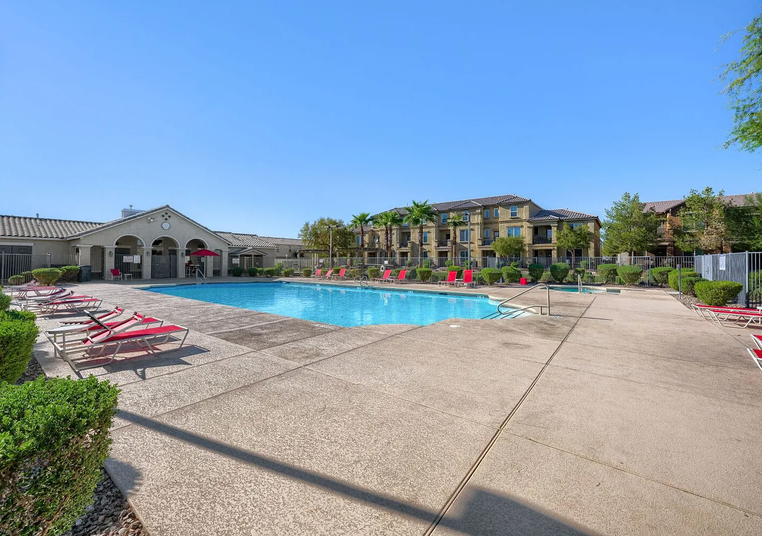 Gated Sunrise Manor Townhome with Pool & Gym — Photo 4