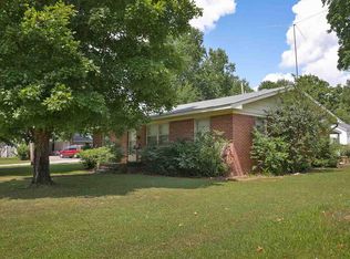 101 Oakwood St, Trenton, TN 38382