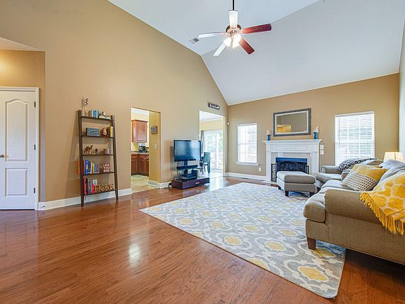 5th image of 5104 Shadow Creek Dr