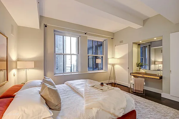 Sold by Corcoran | media 14