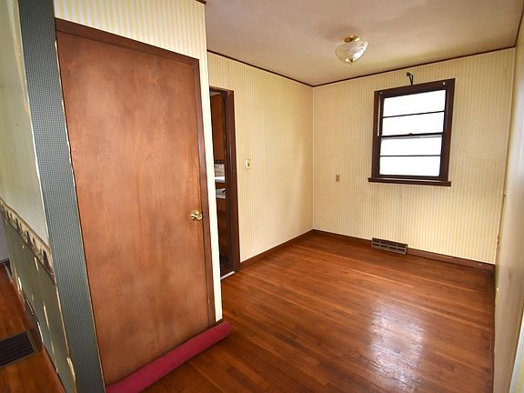4th image of 250 Stinson Street