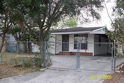 1st image of 606 W Los Arboles Cir