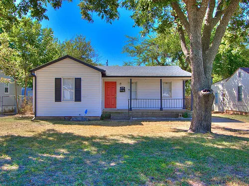 314 W Peach St Photo 1