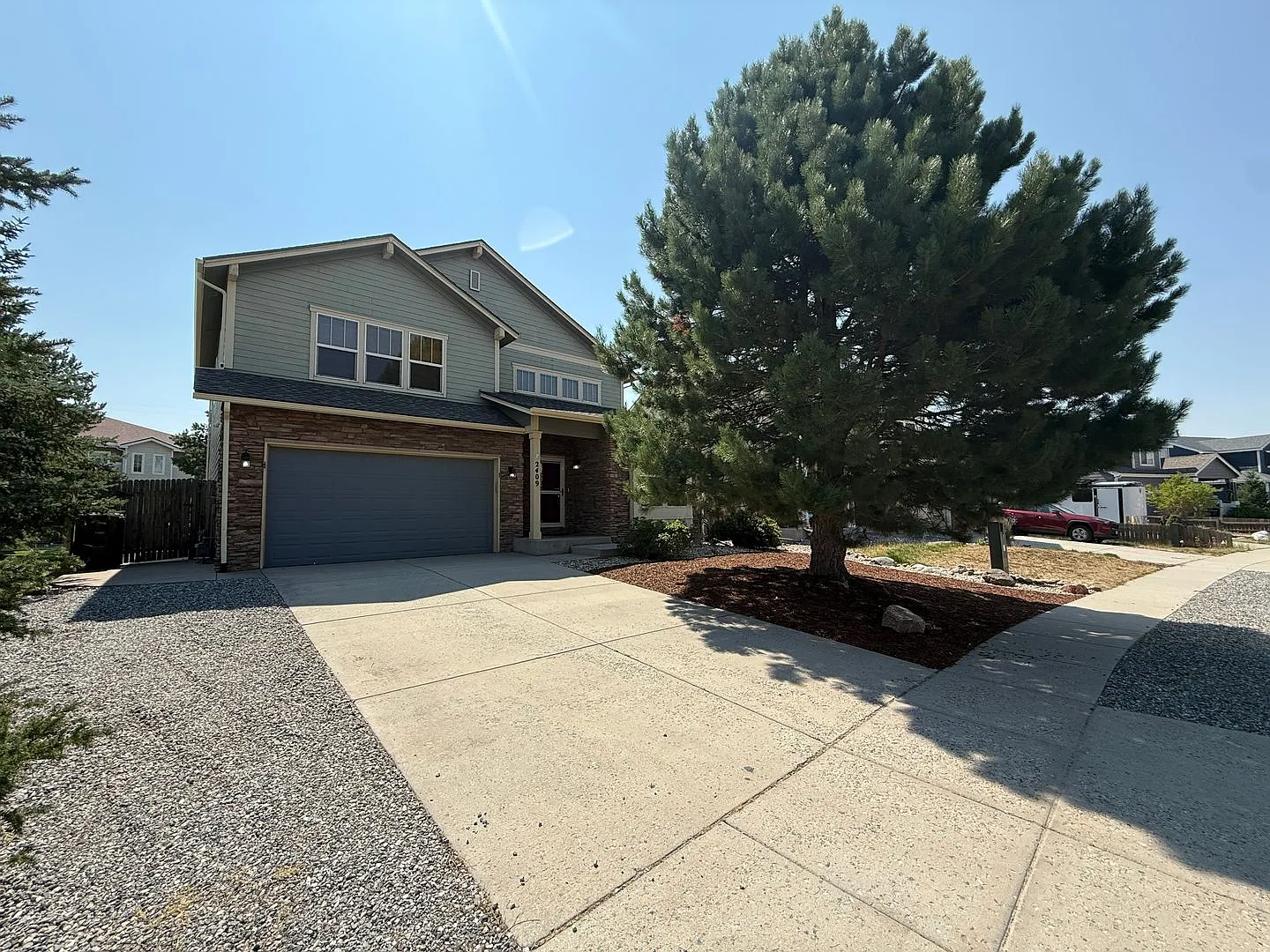 Spacious 5-Bedroom Home Near Peterson & Schriever Space Force Bases — Photo 4