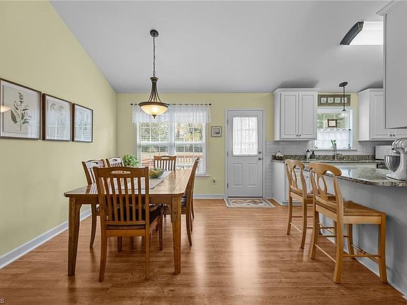 5th image of 6808 Cottonwood Dr