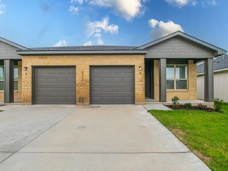 3901 Sugar Hackberry Trl #B — Photo 14