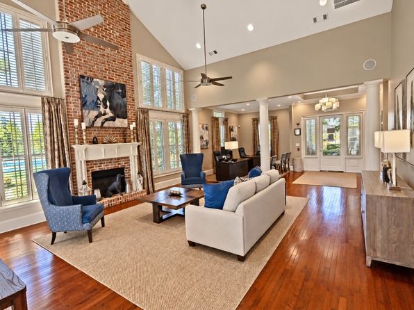 1525 Grayson Hwy APT 2017