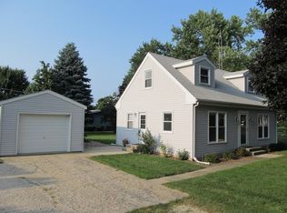 1103 Freed Rd, Sycamore, IL 60178