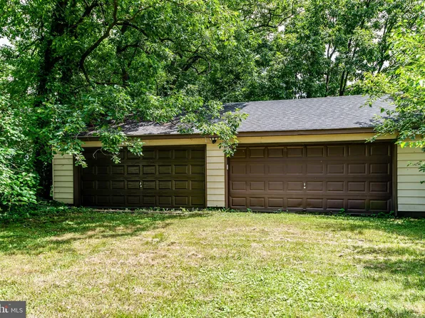 110 Weston Ave, Gloucester City, NJ 08030