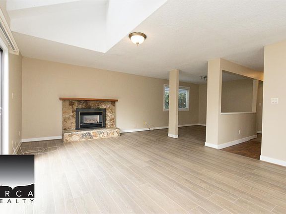 4th image of 2305 Western Ave