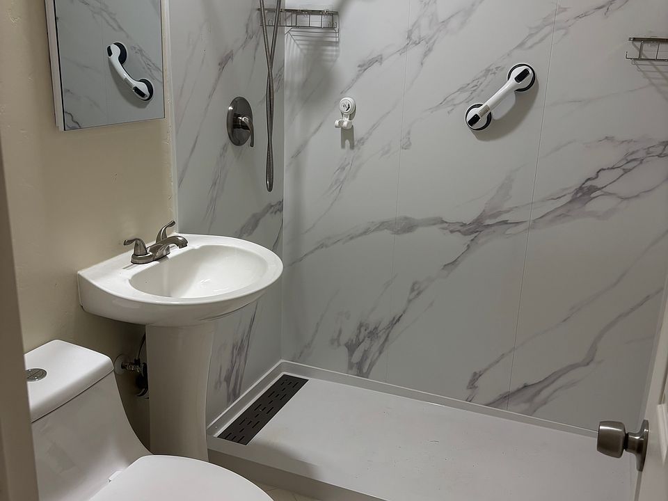 1st image of 817 Owl St #817