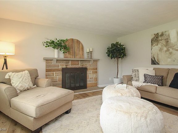 3rd image of 3490 Tall Oaks Ln