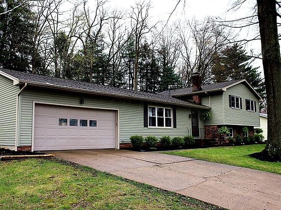 2nd image of 1459 Lynn Dr