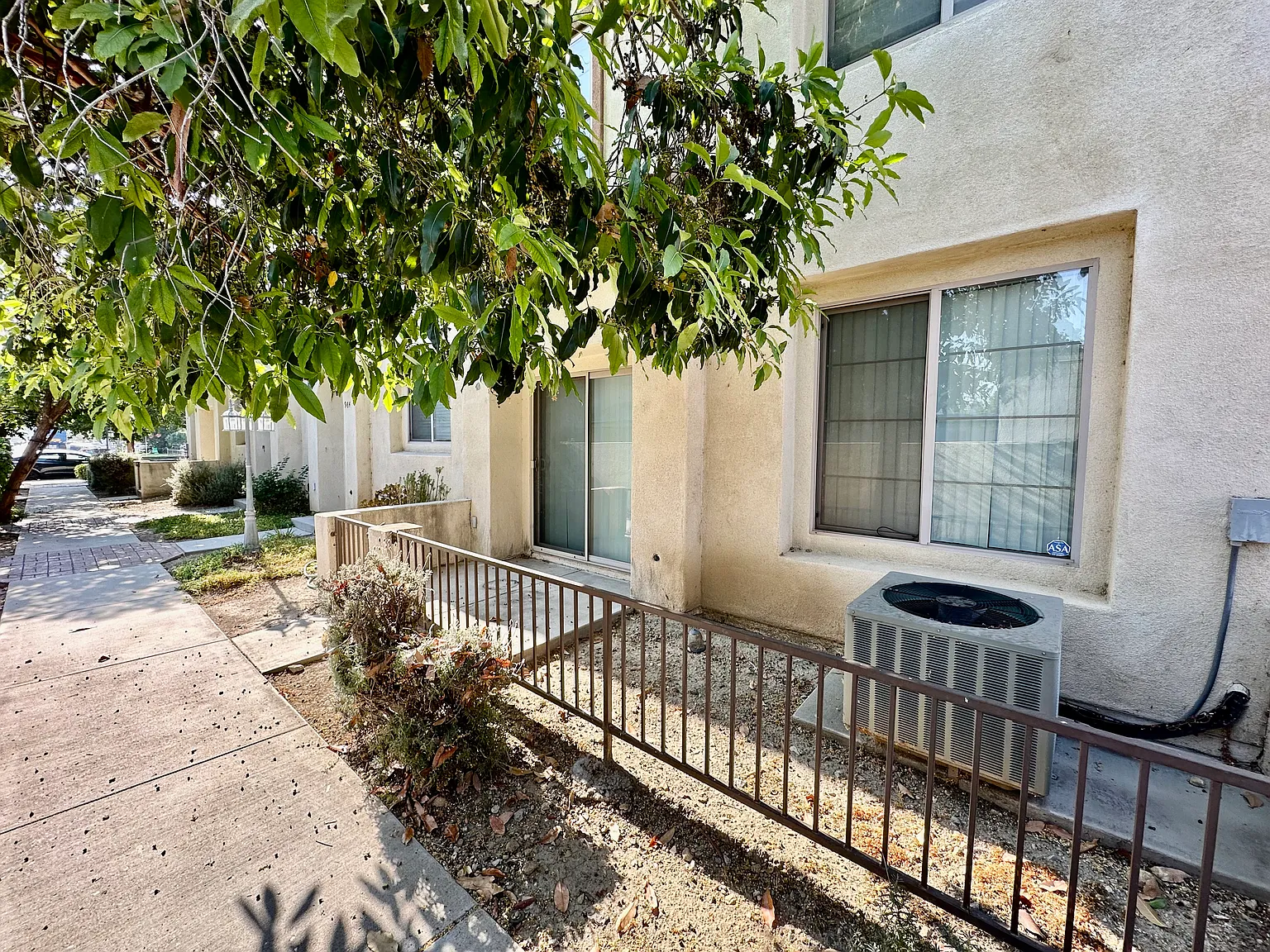968 S Highland Ave — Photo 4