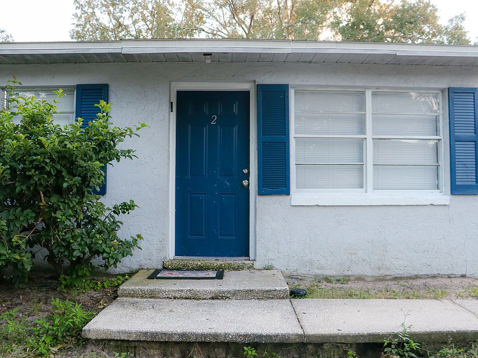 1st image of 1025 Birchwood Ct APT 2