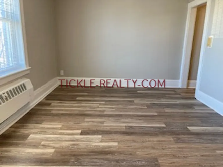 820 E. Main St — Photo 5